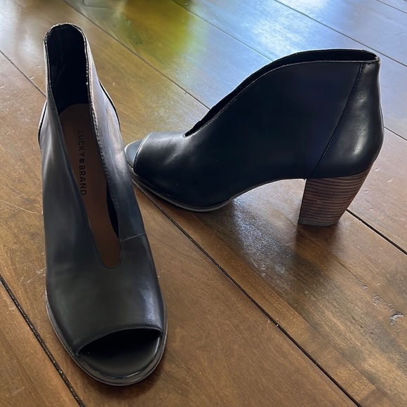 Lucky Brand Shoes - Lucky Brand black Joal Pumps, never worn